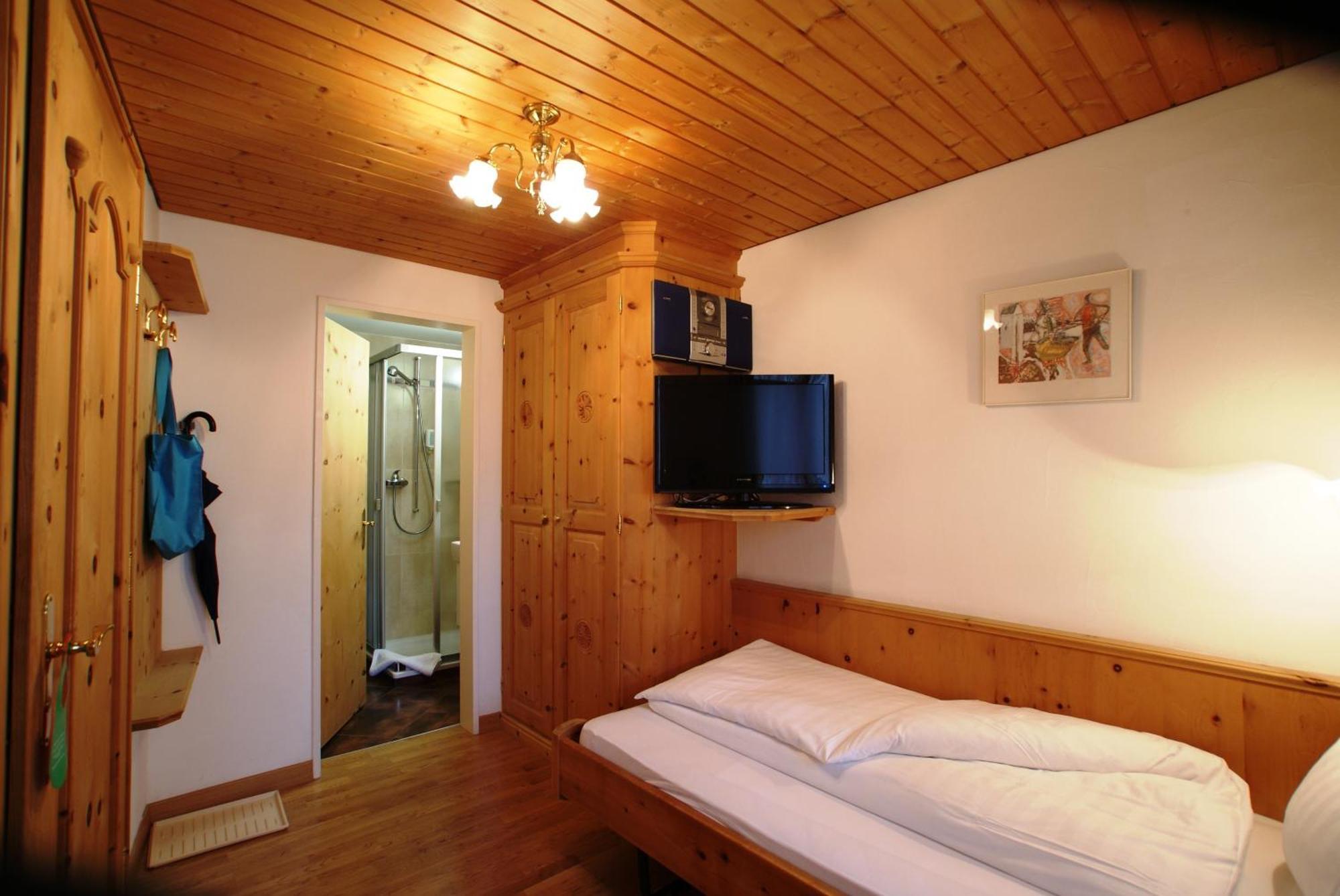 Hotel Astras Scuol Exterior photo
