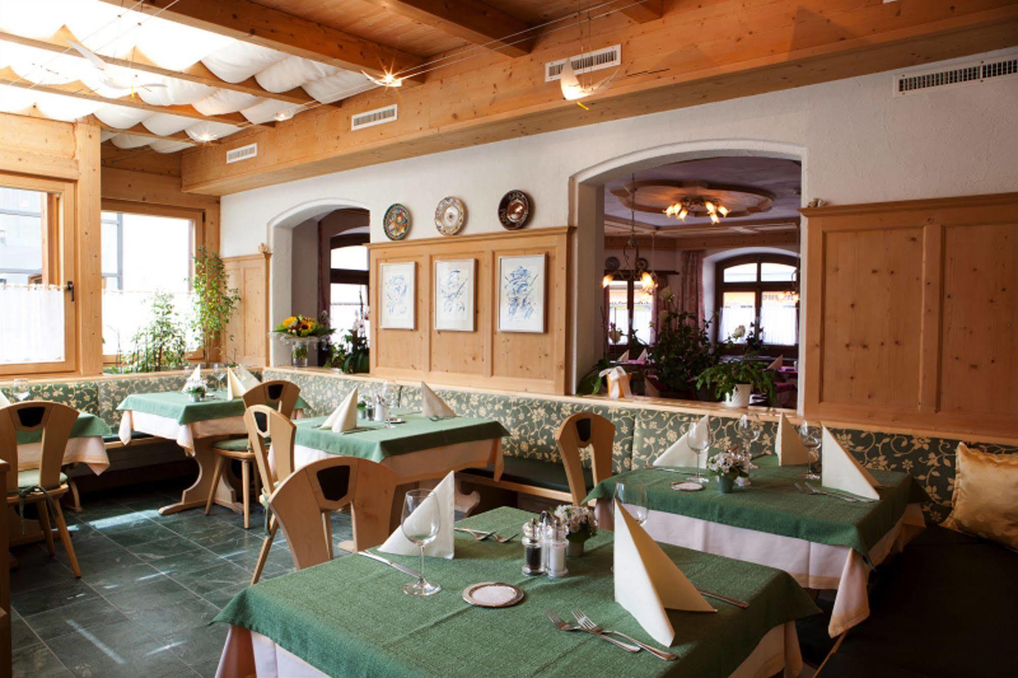 Hotel Astras Scuol Exterior photo